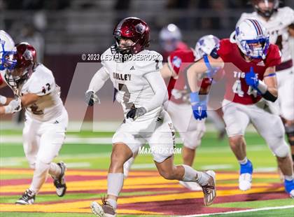 Thumbnail 3 in Dilley @ Tidehaven (UIL 3A D2 Area Playoffs) photogallery.