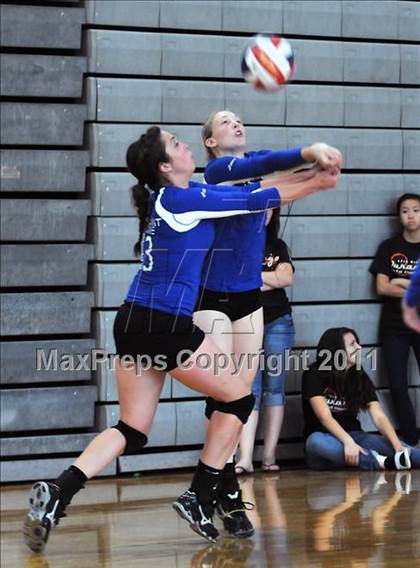Thumbnail 3 in Walton vs. Pleasant Grove (Durango Fall Classic) photogallery.
