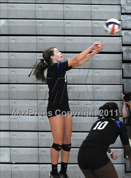 Thumbnail 1 in Walton vs. Pleasant Grove (Durango Fall Classic) photogallery.