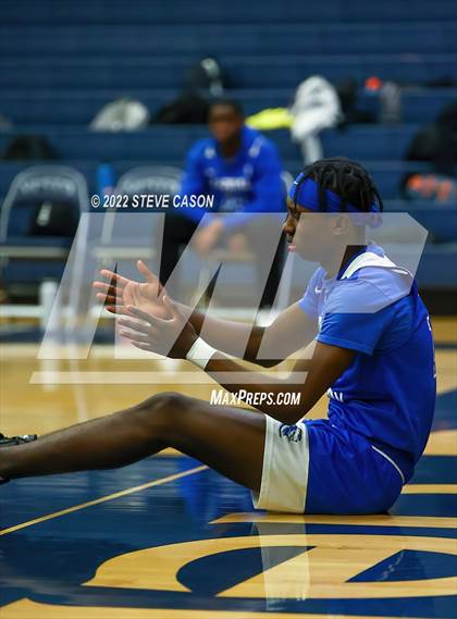 Thumbnail 1 in Capital Christian @ Vista del Lago photogallery.
