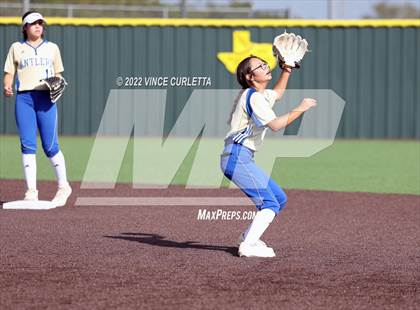 Thumbnail 3 in Tivy @ Dripping Springs photogallery.