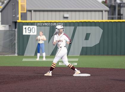 Thumbnail 2 in Tivy @ Dripping Springs photogallery.