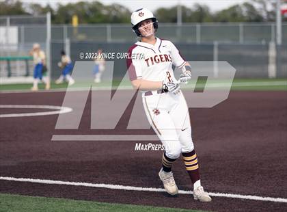 Thumbnail 3 in Tivy @ Dripping Springs photogallery.
