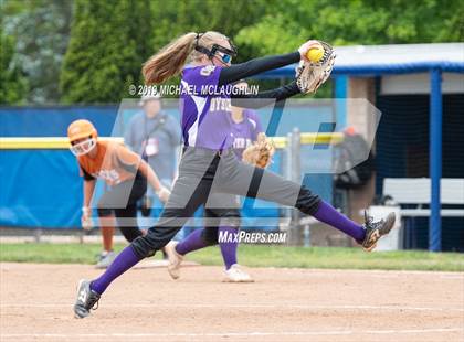 Thumbnail 1 in East Rockaway vs Oyster Bay (NYSPHSAA Section 8 Class B Final Game 1) photogallery.