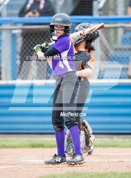 Thumbnail 2 in East Rockaway vs Oyster Bay (NYSPHSAA Section 8 Class B Final Game 1) photogallery.