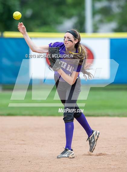 Thumbnail 2 in East Rockaway vs Oyster Bay (NYSPHSAA Section 8 Class B Final Game 1) photogallery.