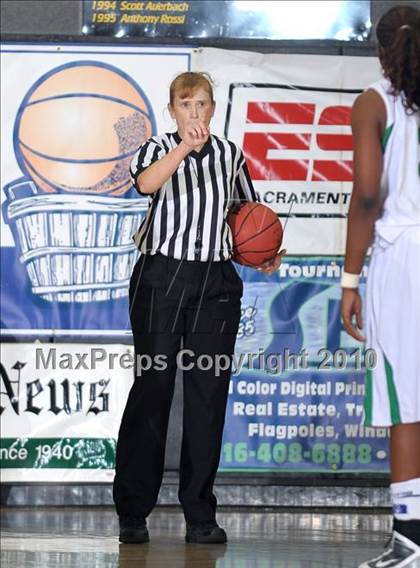 Thumbnail 1 in Archbishop Mitty vs. St. Mary's (Common Good Classic) photogallery.