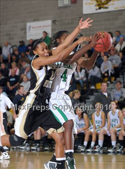 Thumbnail 1 in Archbishop Mitty vs. St. Mary's (Common Good Classic) photogallery.