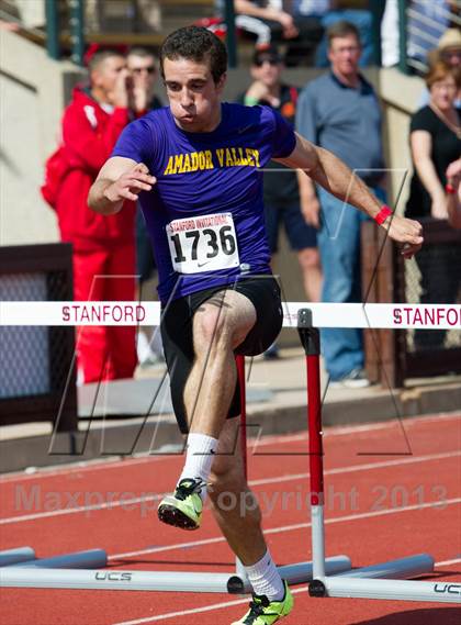 Thumbnail 1 in Stanford Invitational 400m High Hurdles photogallery.