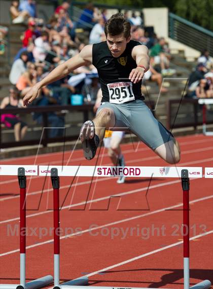 Thumbnail 1 in Stanford Invitational 400m High Hurdles photogallery.