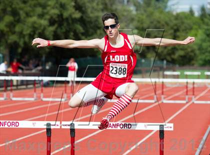 Thumbnail 1 in Stanford Invitational 400m High Hurdles photogallery.