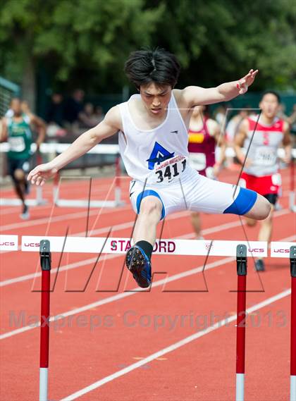 Thumbnail 1 in Stanford Invitational 400m High Hurdles photogallery.