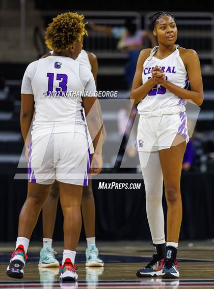Thumbnail 2 in Omaha Central vs. Millard North (Metro Tournament) photogallery.