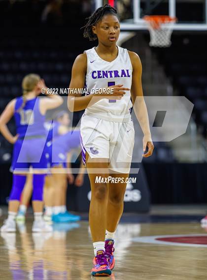 Thumbnail 1 in Omaha Central vs. Millard North (Metro Tournament) photogallery.
