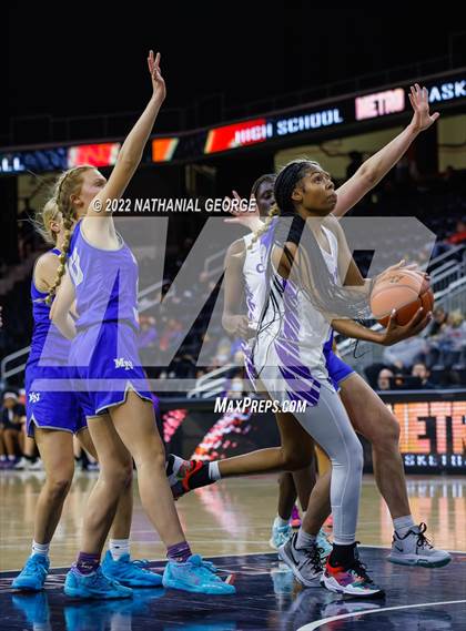 Thumbnail 3 in Omaha Central vs. Millard North (Metro Tournament) photogallery.