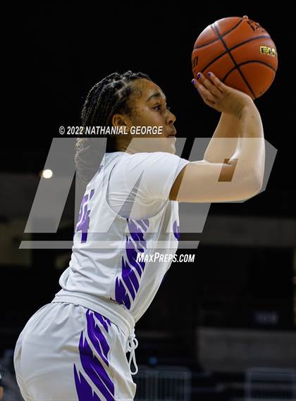 Thumbnail 2 in Omaha Central vs. Millard North (Metro Tournament) photogallery.