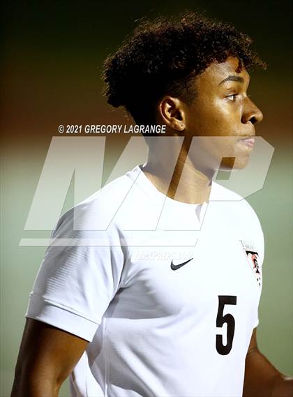 Thumbnail 2 in Trinity vs Southlake Carroll (UIL 6A Bi-District Playoff) photogallery.