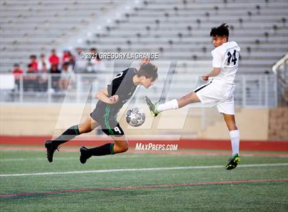 Thumbnail 3 in Trinity vs Southlake Carroll (UIL 6A Bi-District Playoff) photogallery.