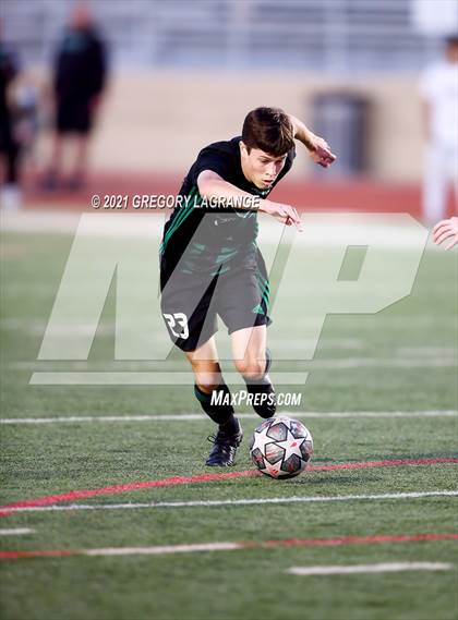 Thumbnail 2 in Trinity vs Southlake Carroll (UIL 6A Bi-District Playoff) photogallery.