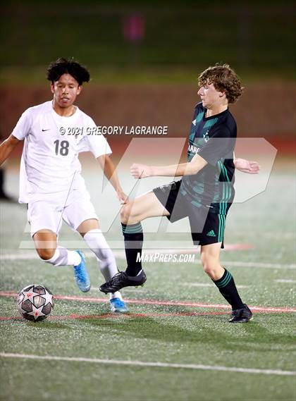 Thumbnail 2 in Trinity vs Southlake Carroll (UIL 6A Bi-District Playoff) photogallery.