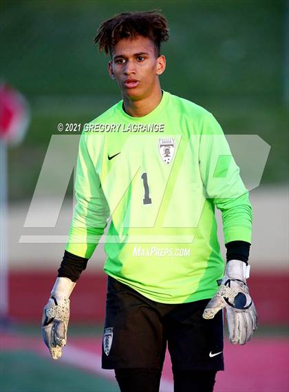 Thumbnail 1 in Trinity vs Southlake Carroll (UIL 6A Bi-District Playoff) photogallery.
