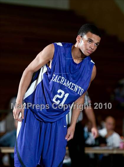 Thumbnail 2 in Sacramento vs Compton (California Classic) photogallery.