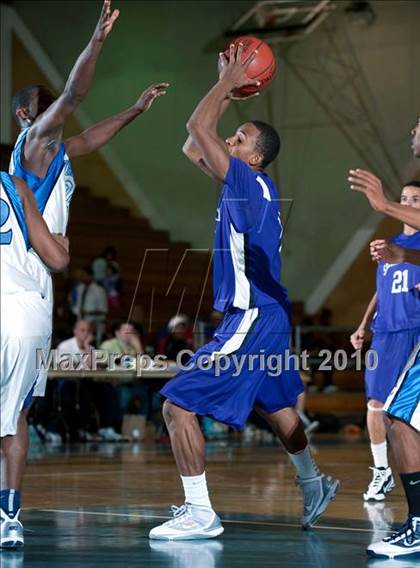 Thumbnail 2 in Sacramento vs Compton (California Classic) photogallery.