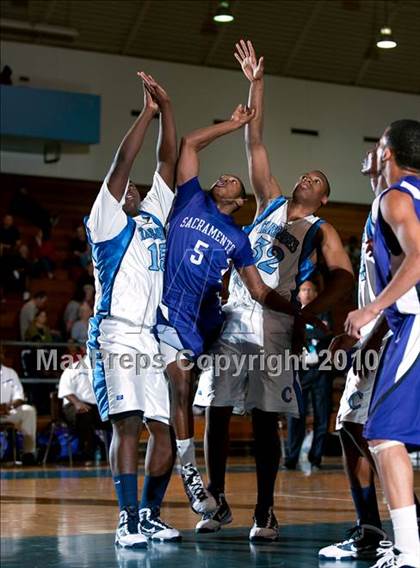 Thumbnail 3 in Sacramento vs Compton (California Classic) photogallery.