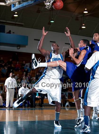 Thumbnail 3 in Sacramento vs Compton (California Classic) photogallery.