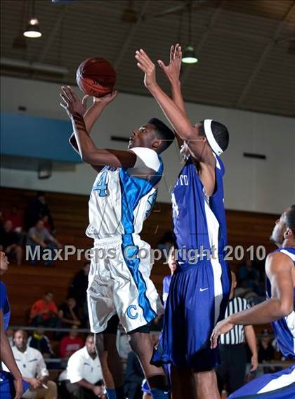 Thumbnail 2 in Sacramento vs Compton (California Classic) photogallery.
