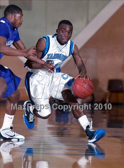 Thumbnail 2 in Sacramento vs Compton (California Classic) photogallery.