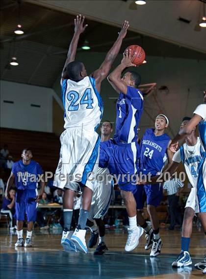 Thumbnail 1 in Sacramento vs Compton (California Classic) photogallery.