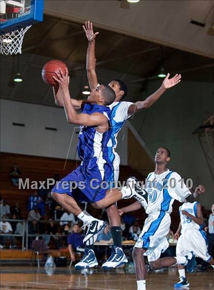 Thumbnail 3 in Sacramento vs Compton (California Classic) photogallery.