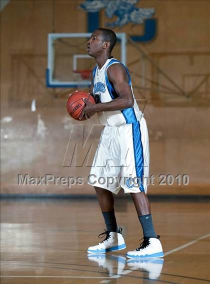 Thumbnail 2 in Sacramento vs Compton (California Classic) photogallery.