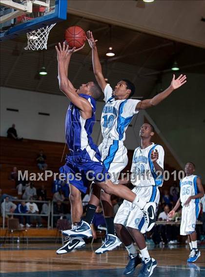Thumbnail 1 in Sacramento vs Compton (California Classic) photogallery.