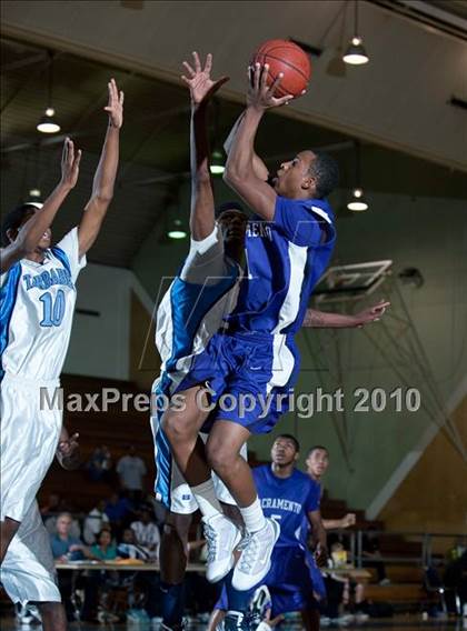 Thumbnail 1 in Sacramento vs Compton (California Classic) photogallery.