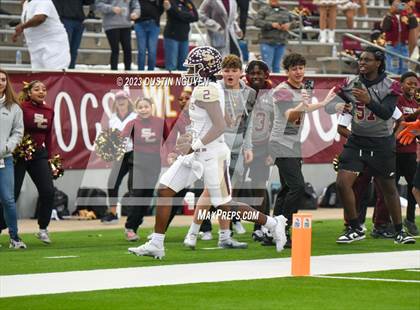 Thumbnail 3 in Fort Bend Hightower vs. Summer Creek (UIL Football 6A D2 Region III Quarterfinal) photogallery.