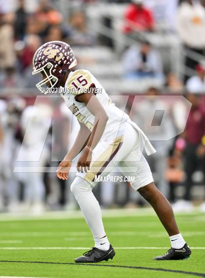 Thumbnail 1 in Fort Bend Hightower vs. Summer Creek (UIL Football 6A D2 Region III Quarterfinal) photogallery.