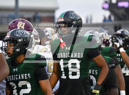 Thumbnail 2 in Fort Bend Hightower vs. Summer Creek (UIL Football 6A D2 Region III Quarterfinal) photogallery.
