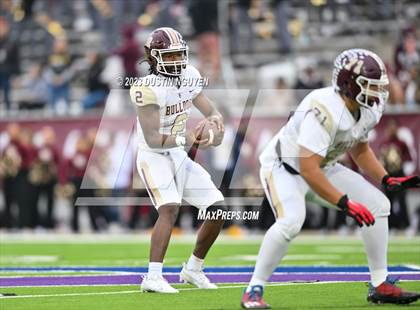 Thumbnail 1 in Fort Bend Hightower vs. Summer Creek (UIL Football 6A D2 Region III Quarterfinal) photogallery.