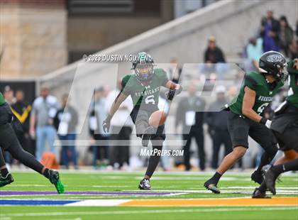 Thumbnail 1 in Fort Bend Hightower vs. Summer Creek (UIL Football 6A D2 Region III Quarterfinal) photogallery.
