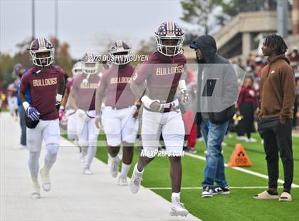 Thumbnail 1 in Fort Bend Hightower vs. Summer Creek (UIL Football 6A D2 Region III Quarterfinal) photogallery.