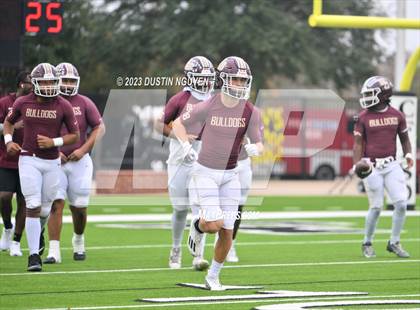 Thumbnail 3 in Fort Bend Hightower vs. Summer Creek (UIL Football 6A D2 Region III Quarterfinal) photogallery.