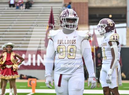 Thumbnail 2 in Fort Bend Hightower vs. Summer Creek (UIL Football 6A D2 Region III Quarterfinal) photogallery.