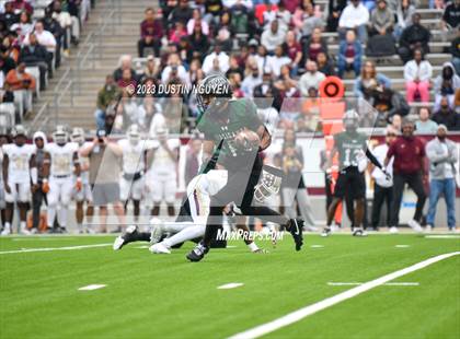 Thumbnail 3 in Fort Bend Hightower vs. Summer Creek (UIL Football 6A D2 Region III Quarterfinal) photogallery.