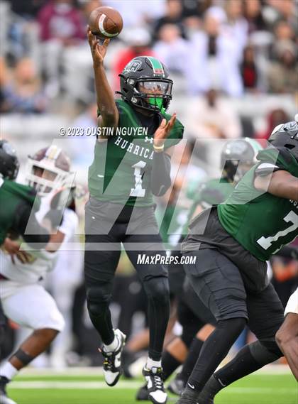 Thumbnail 3 in Fort Bend Hightower vs. Summer Creek (UIL Football 6A D2 Region III Quarterfinal) photogallery.