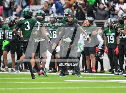 Thumbnail 2 in Fort Bend Hightower vs. Summer Creek (UIL Football 6A D2 Region III Quarterfinal) photogallery.