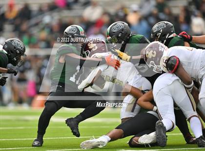 Thumbnail 3 in Fort Bend Hightower vs. Summer Creek (UIL Football 6A D2 Region III Quarterfinal) photogallery.