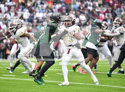 Thumbnail 2 in Fort Bend Hightower vs. Summer Creek (UIL Football 6A D2 Region III Quarterfinal) photogallery.