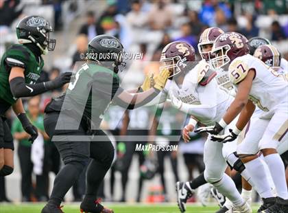 Thumbnail 1 in Fort Bend Hightower vs. Summer Creek (UIL Football 6A D2 Region III Quarterfinal) photogallery.